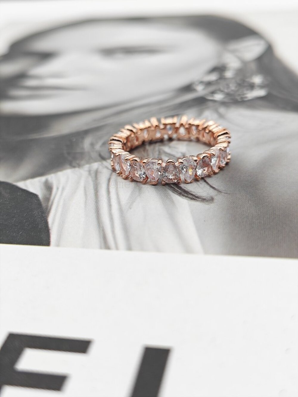 Pandora Alternating Sparkling Band Ring - Picture 3 of 7